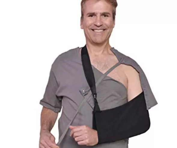 What Clothes to Wear After Shoulder Surgery With a Sling?